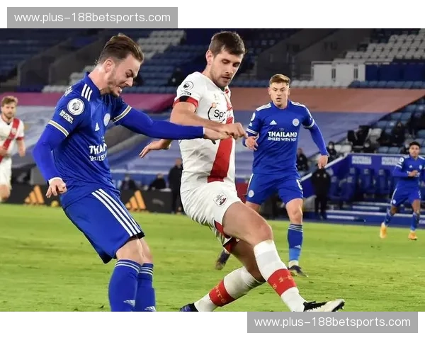 红魔铁锤的硬核碰撞：曼联vs西汉姆联，谁能主宰梦剧场的狂欢之夜？